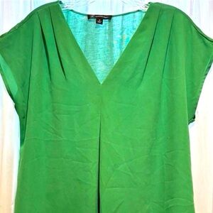 Ladies INC work top. Blouse. Green.